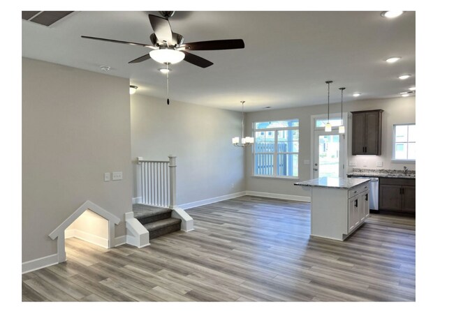 Building Photo - 207 Taylor Woods Ct