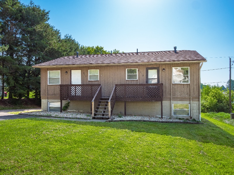 Primary Photo - 310 Montgomery Ave