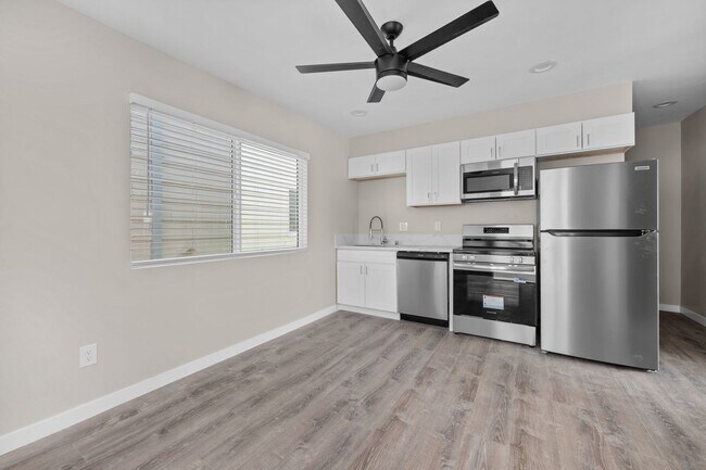 Foto del edificio - Brand NEW!