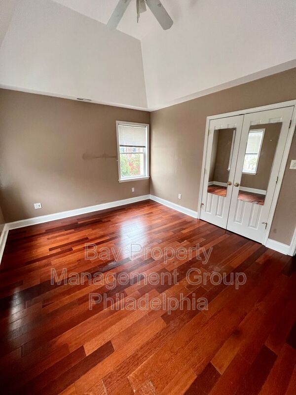 Foto del edificio - 1848 S 15th St