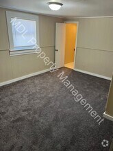 Building Photo - 727 N Hamilton St
