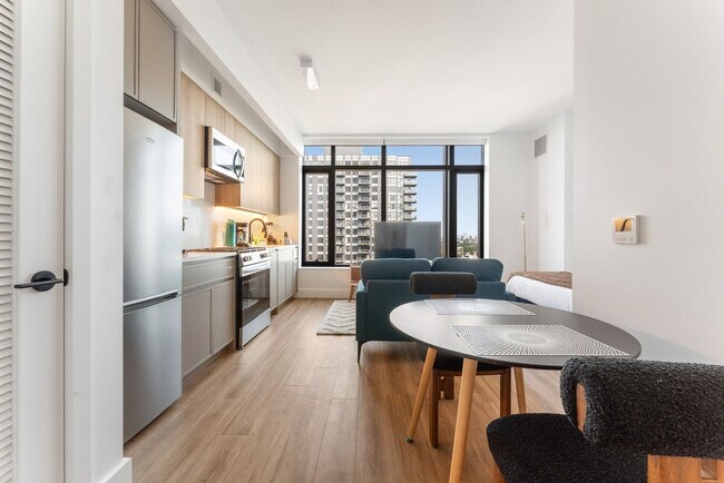 Foto del edificio - 2230 Cropsey Ave