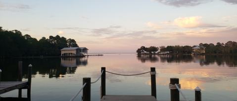 Foto del edificio - 76 Beacon Point Dr