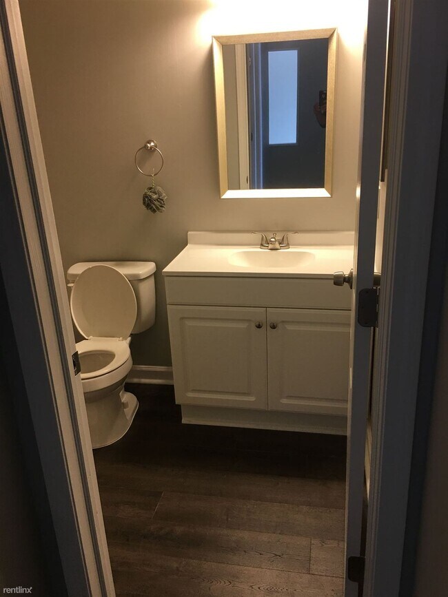 Building Photo - 1 br, 1 bath Condo - 33903 Pondview Cir
