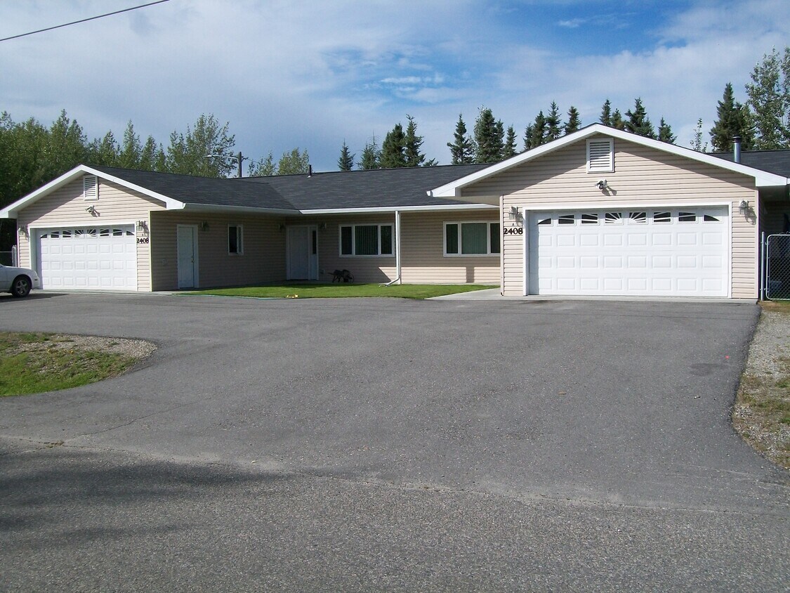 Primary Photo - 2408 Cowles St