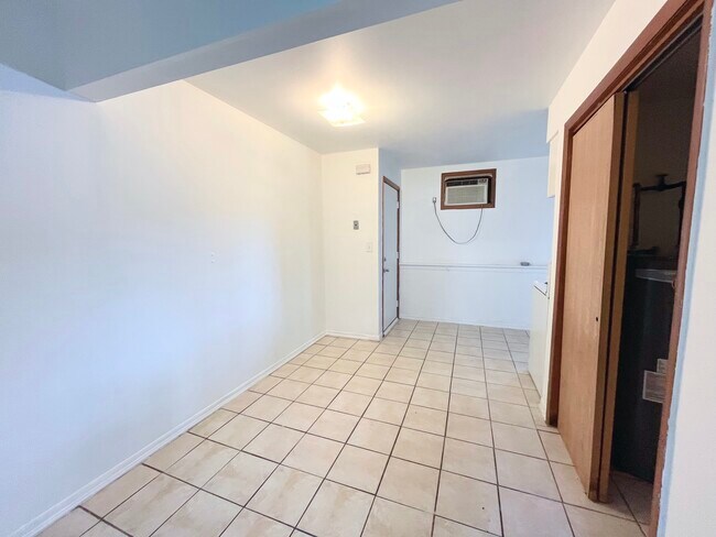 Foto del edificio - 639 McHenry Ave