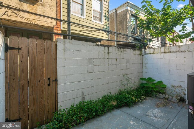 Building Photo - 1331 S 16th St