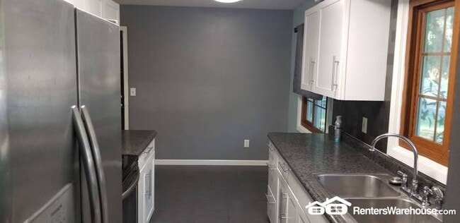 Building Photo - Available Now = 4 Bedroom 2 Bath Updated H...