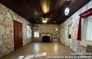 Foto del edificio - 19614 Grey Forest Dr