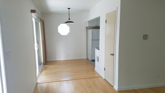 Comedor - 20894 Waveview Dr