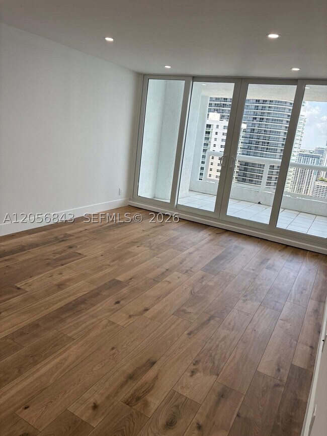 Building Photo - 1717 N Bayshore Dr