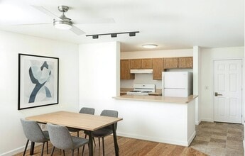 Building Photo - Heron Pond 55+ Apartments