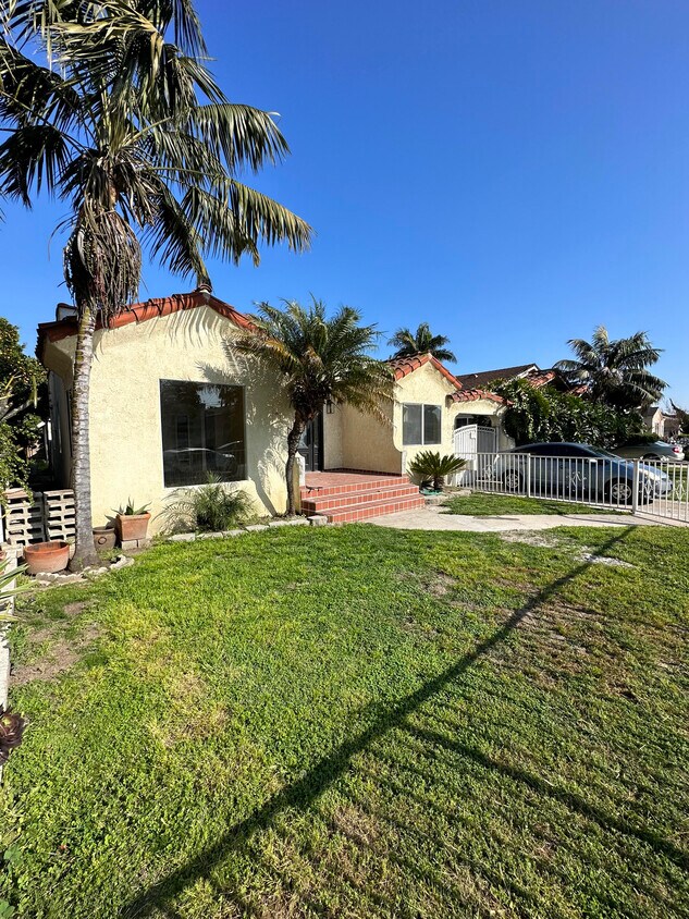 Primary Photo - 6706 Hood Ave