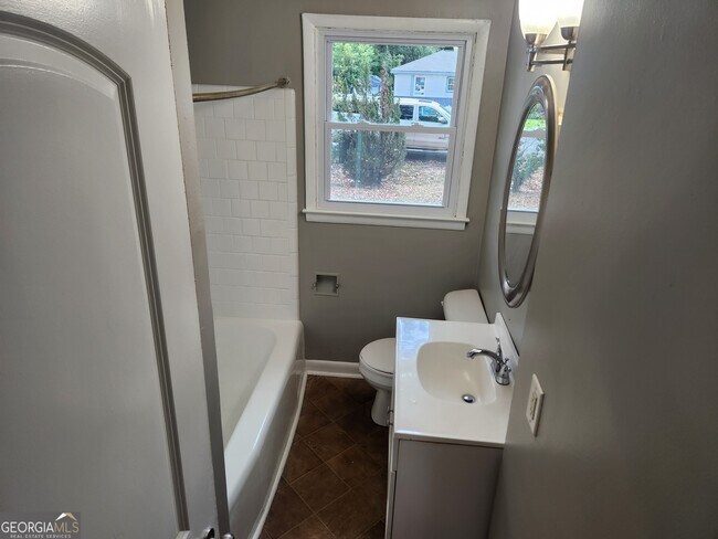 Foto del edificio - 224 Larkspur Ln
