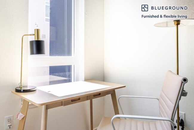 Foto del edificio - 100 Callan Ave