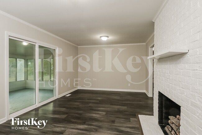 Building Photo - 1722 Aster Ln