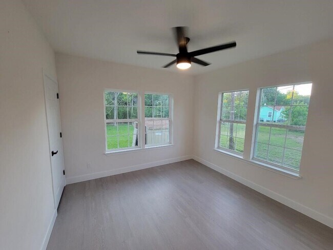 Foto del edificio - 4505 Kress St