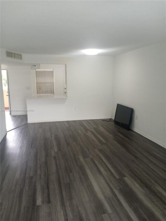 Foto del edificio - 1401 NE 191st St