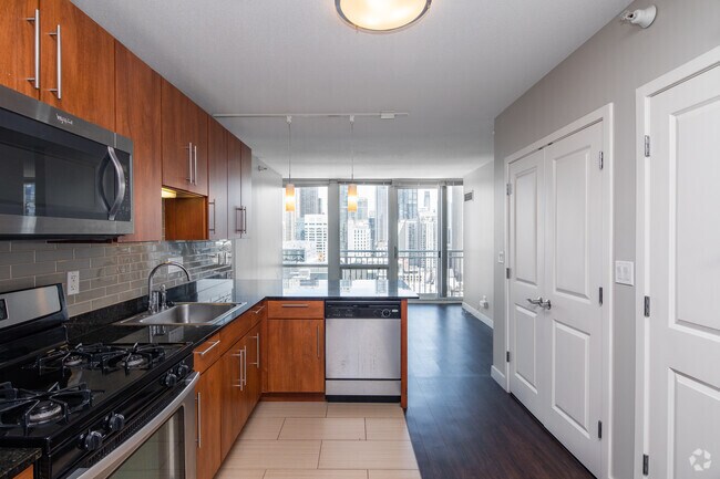 Foto del edificio - Flair Tower Apartments