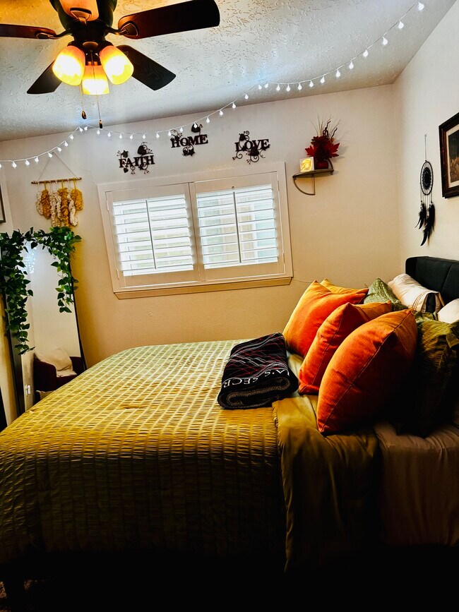 Habitación de invitados - 1702 Grand Park Dr