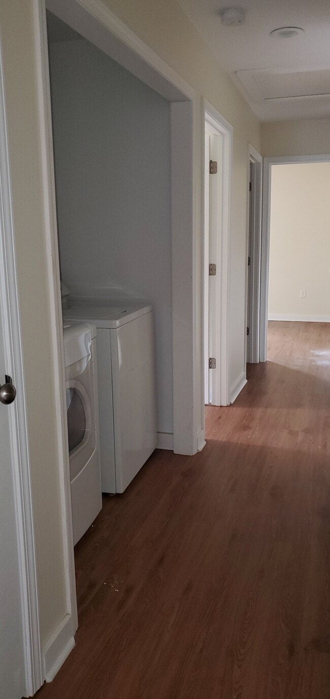 Building Photo - 117 Second St