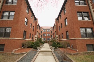 Building Photo - 1238 Oak Ave