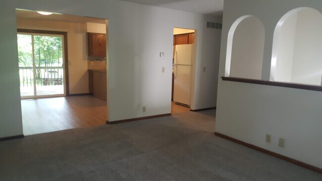 Building Photo - 5607 Elkcrest Dr