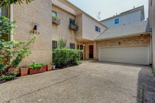 Building Photo - 2423 Nantucket Dr