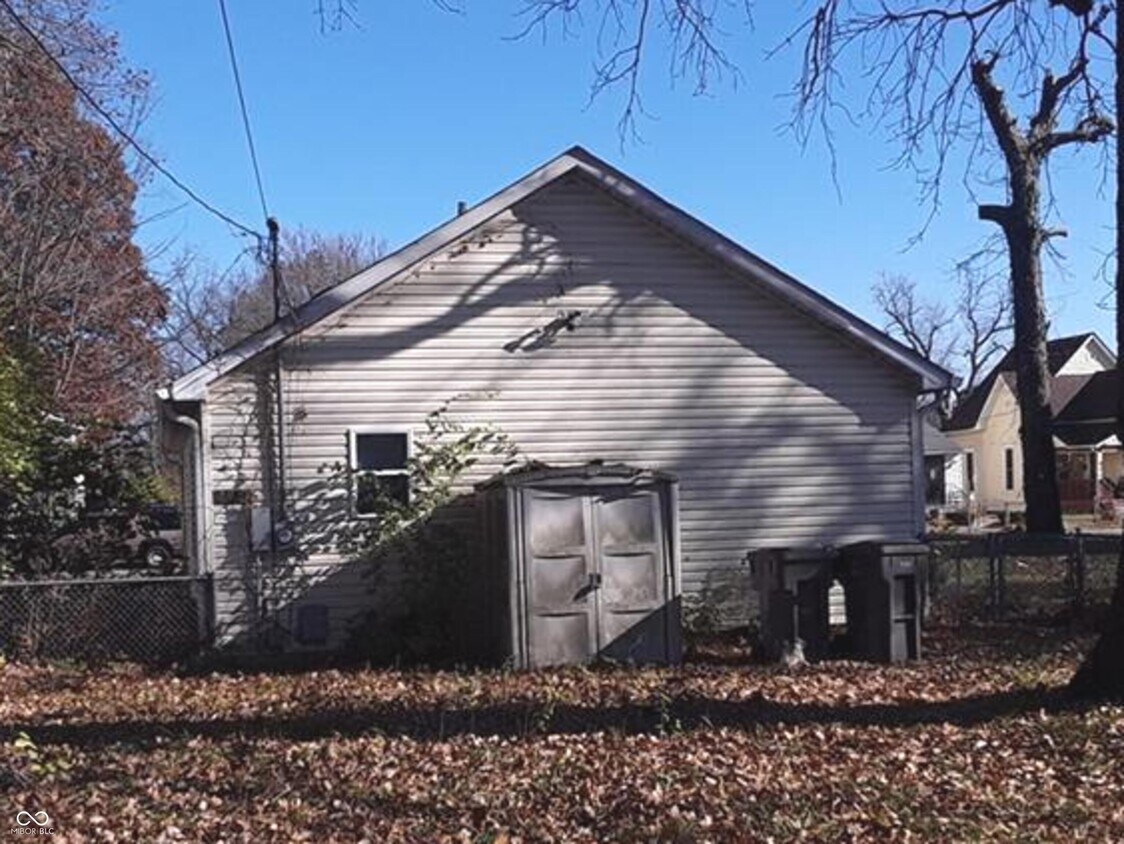 Foto del edificio - 2438 Stuart St