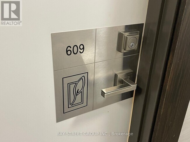 Photo du bâtiment - 4011 Brickstone Mews