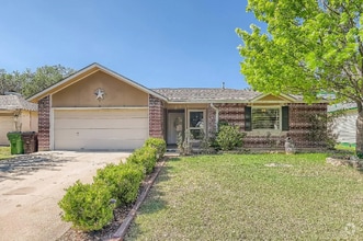 Building Photo - 1306 Wayne Dr