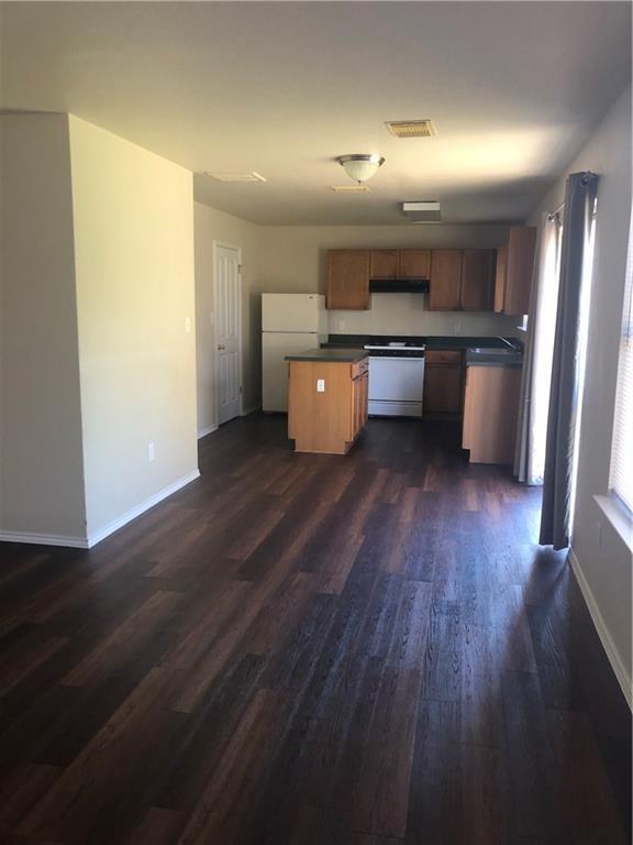 Foto del edificio - 5805 Lark Creek Dr