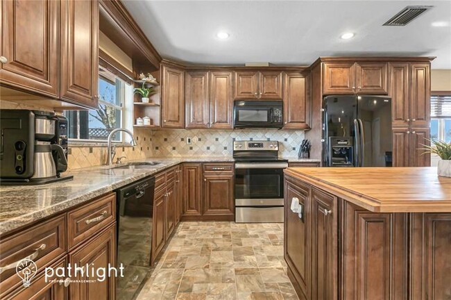 Building Photo - 2062 Southpointe Drive