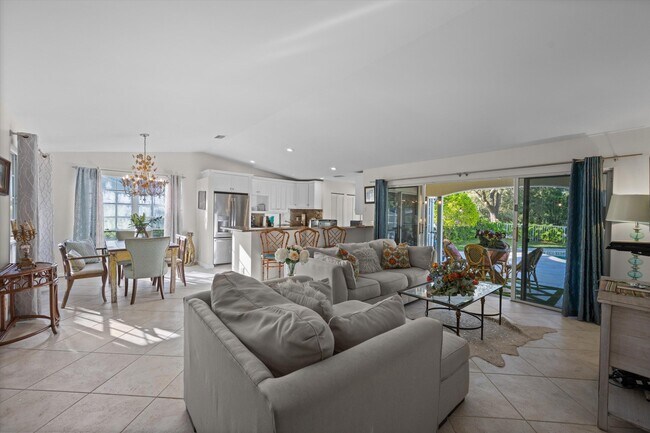 Building Photo - 2458 Vista Del Prado Dr