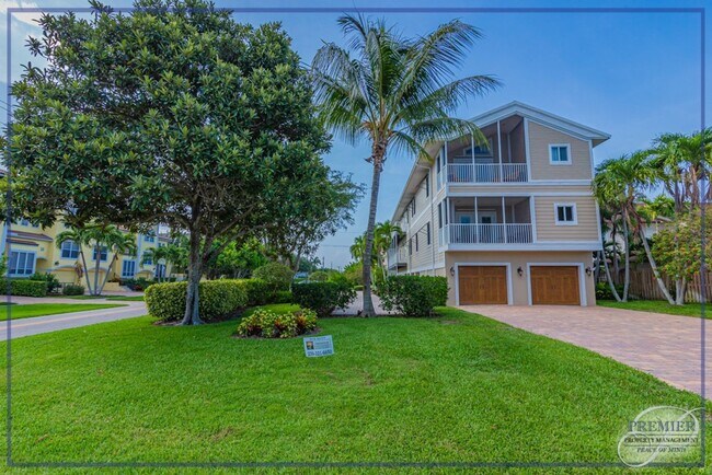 Foto del edificio - ***DOWNTOWN NAPLES ** 3 BEDS/3BATHS ** VIE...