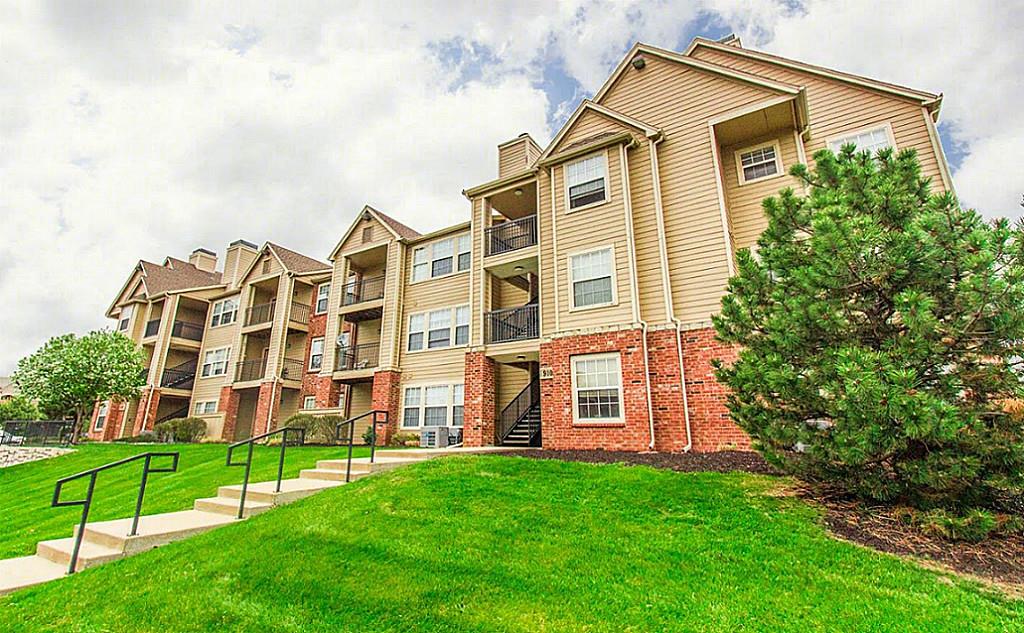 Apartments Near Lenexa