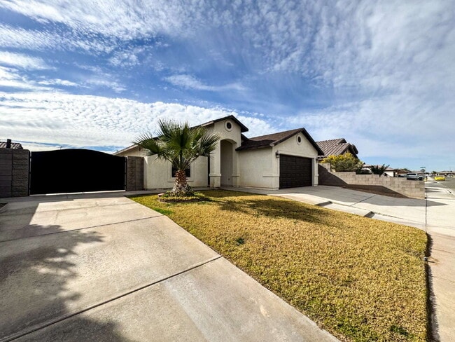 Building Photo - "Cozy 3-Bedroom, 2-Bathroom Home in San Luis!"