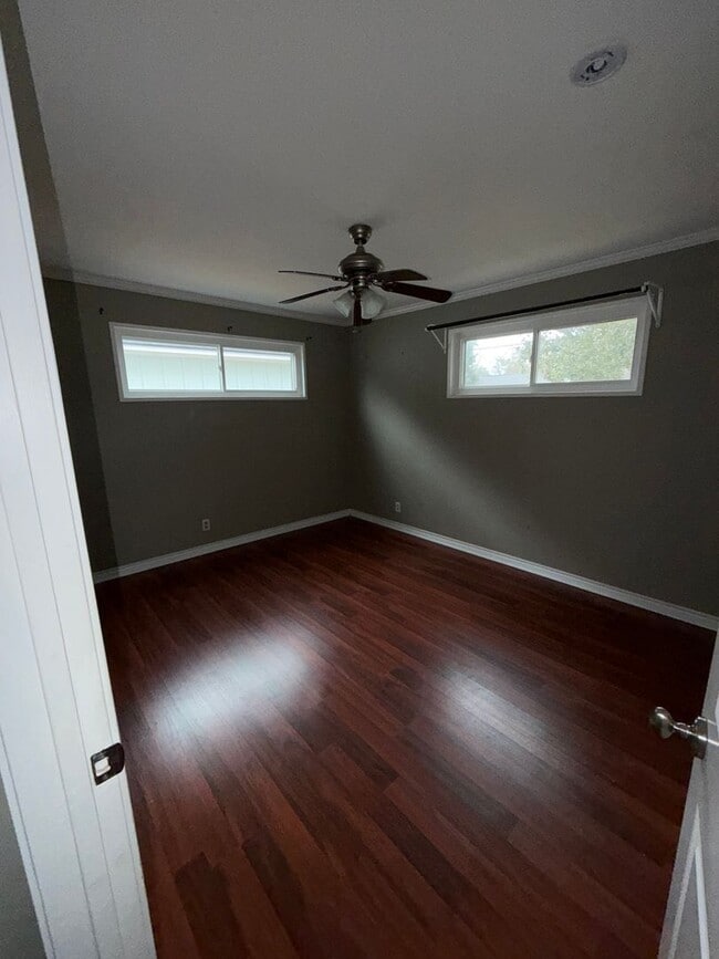 Building Photo - Charming 2 Bed / 1 Bath House located in the heart of Groves