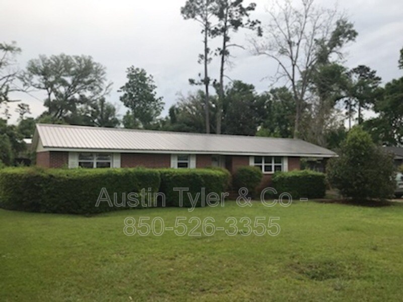 2928 Westmanor Dr, Marianna, FL 32446 House Rental in Marianna, FL