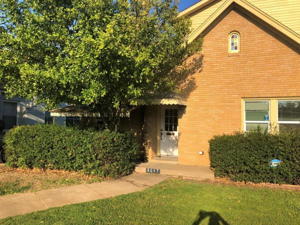 Photo - 3217 Rogers Ave