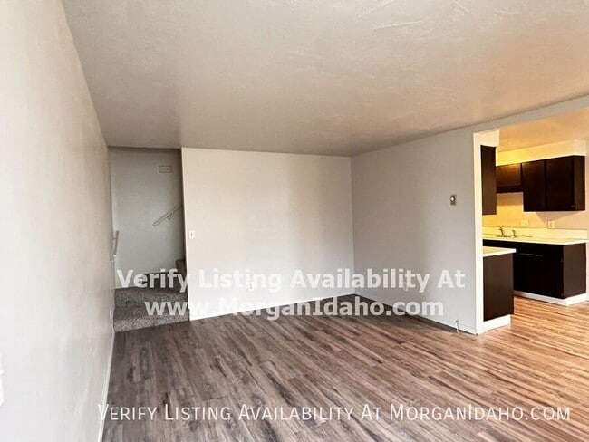 Building Photo - 697 White Cloud Dr
