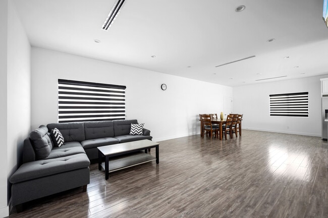 Foto del edificio - 13311 Wixom St