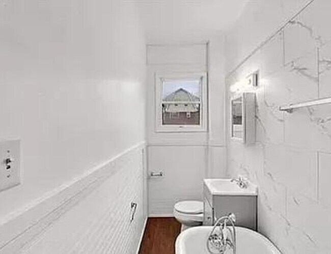 Foto del edificio - 4229 Haldane St