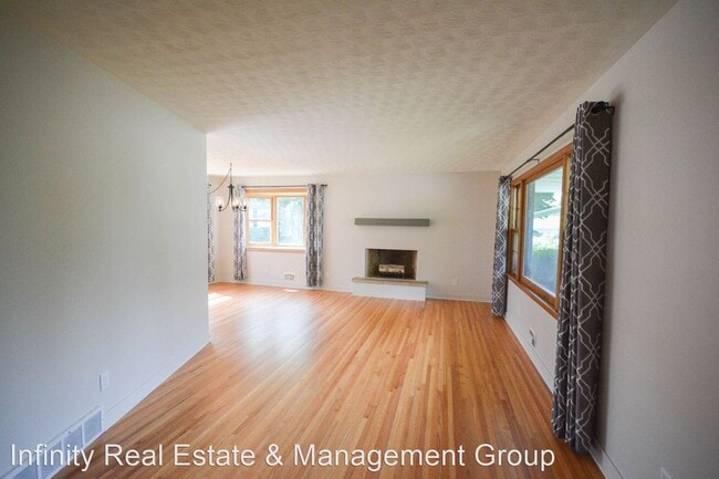 Building Photo - 3 br, 2 bath House - 2204 17th Ave NW