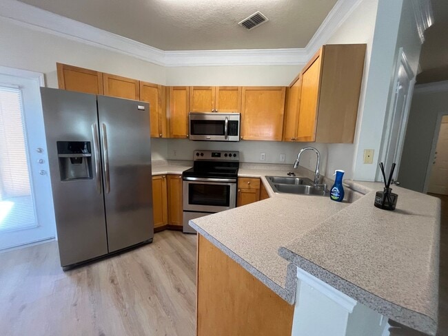 Building Photo - 8819 Villa View Cir