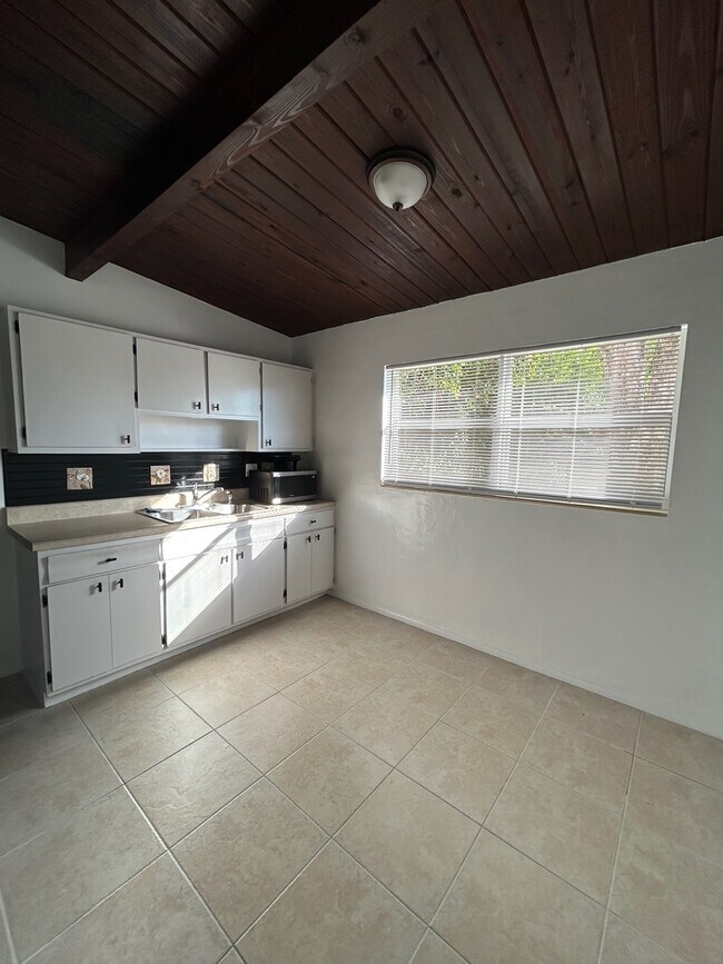 Cocina - 304 South Rd