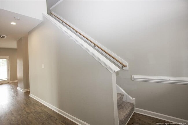 Foto del edificio - 5709 Pondhaven Dr