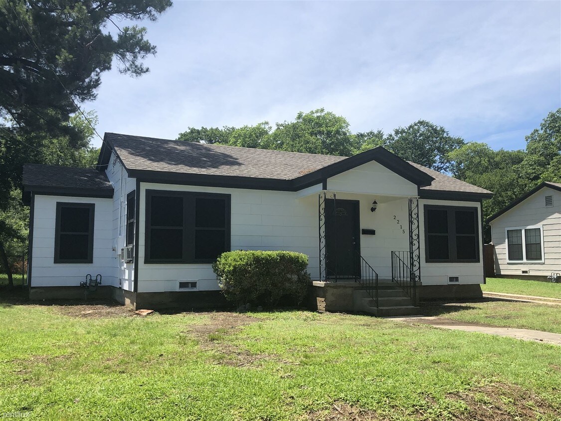 Foto del edificio - 2 br, 1 bath House - 2215 Fowler Dr