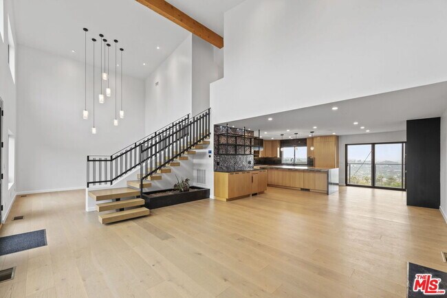 Foto del edificio - 105 Sequoia Dr