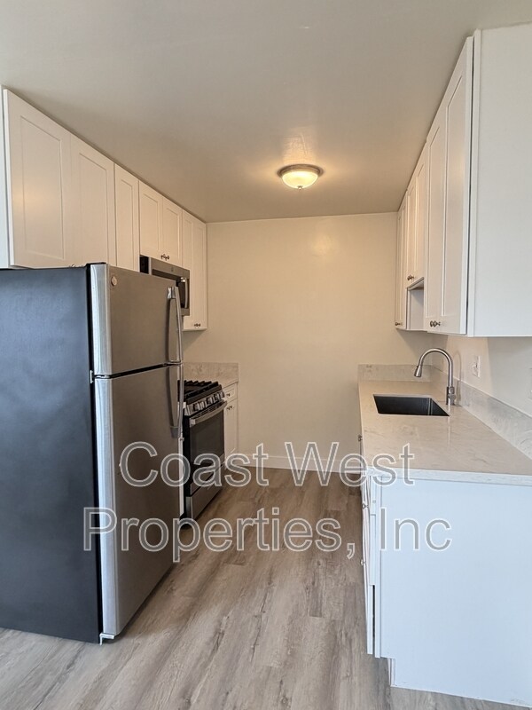 Building Photo - 1057-1063 1/2 Missouri St - 1061